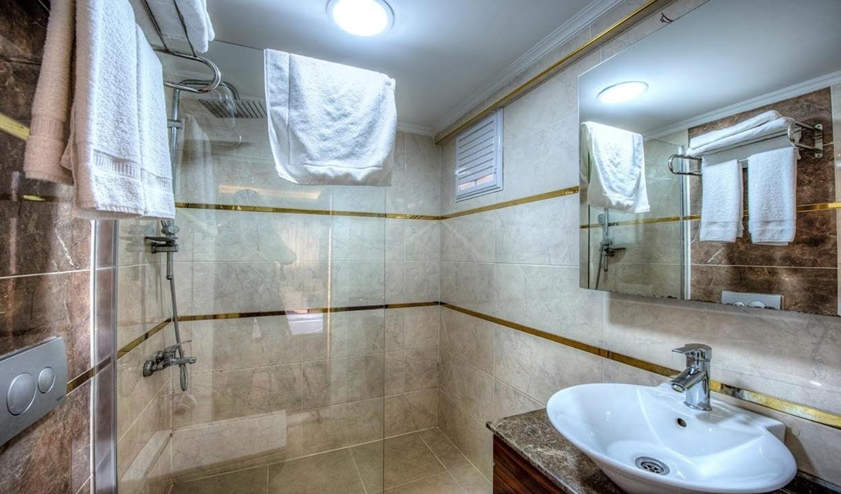 Madi Otel İzmir Luaran gambar